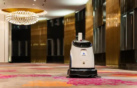 Vacuum 40 vận hành trong khu vực thương mại